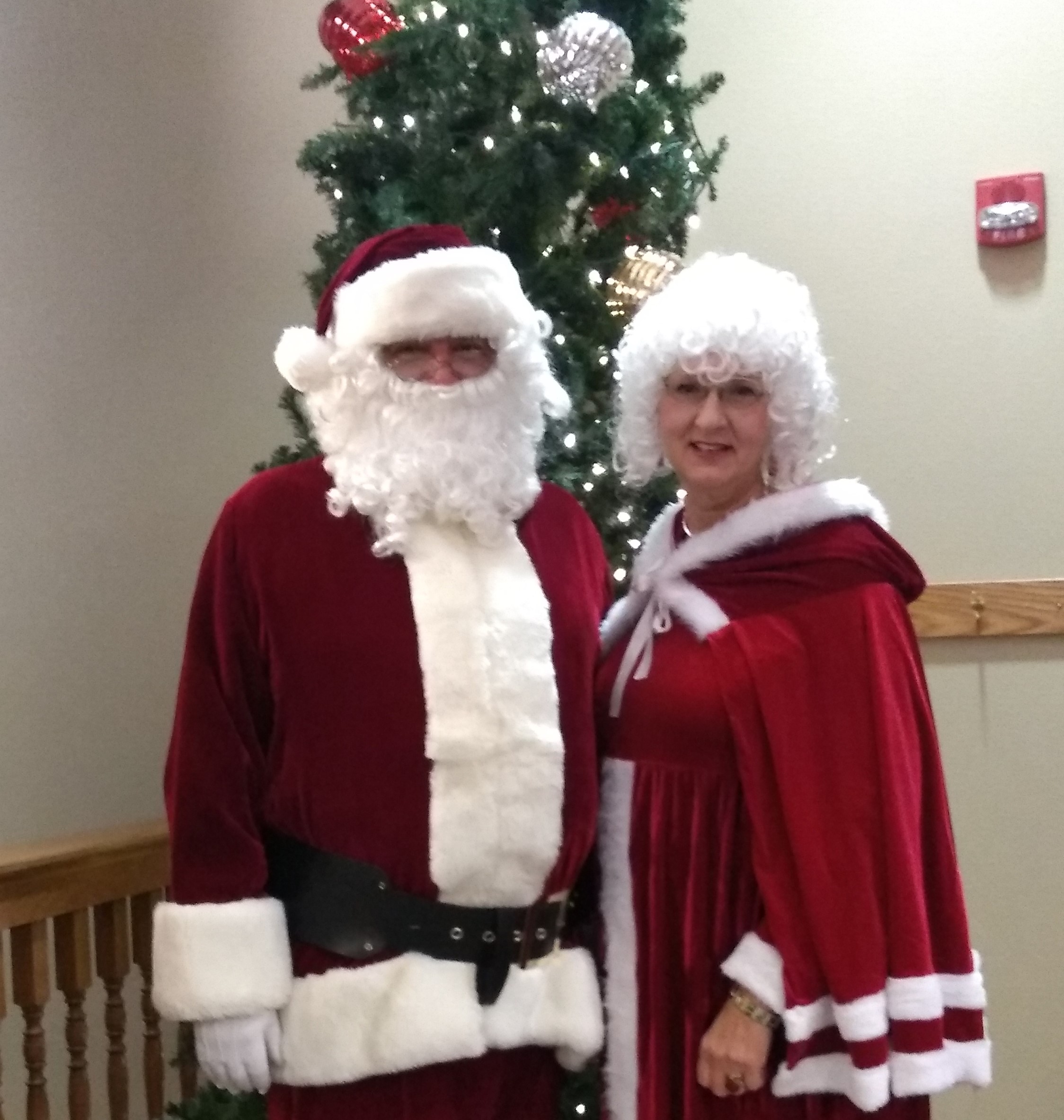 Santa & Mrs Claus 2019.jpg